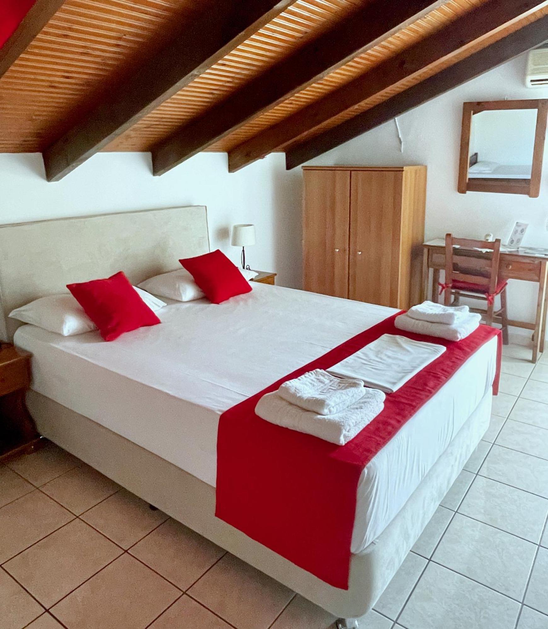 Valentino & Aparthotel Vasilikí